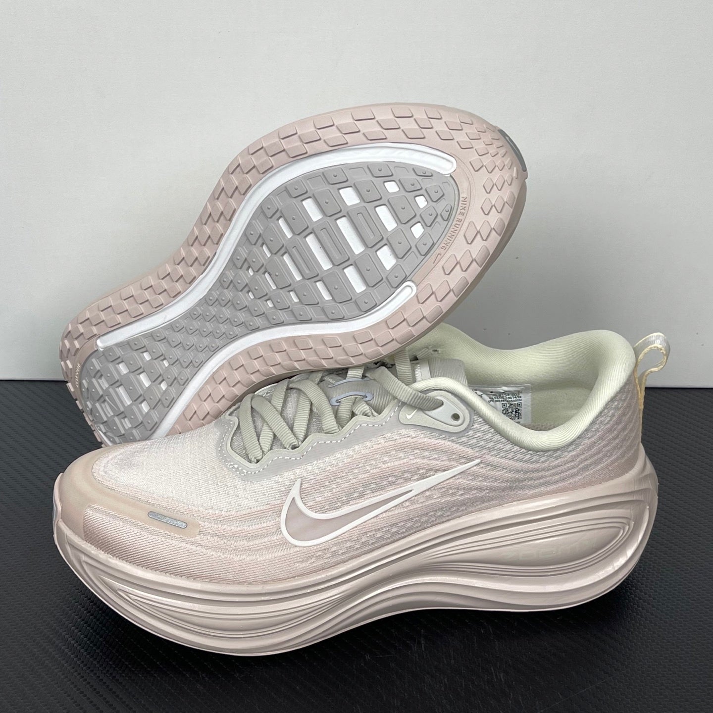 Nike Vomero 18 - Light Orewood Brown