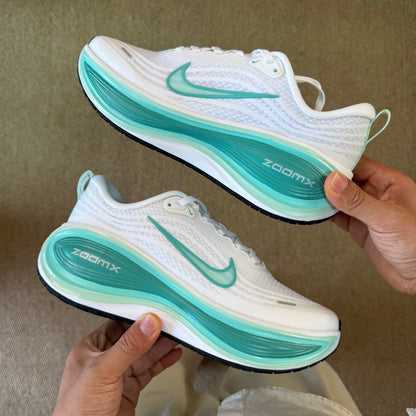 Nike Vomero 18 - White/Light Menthe