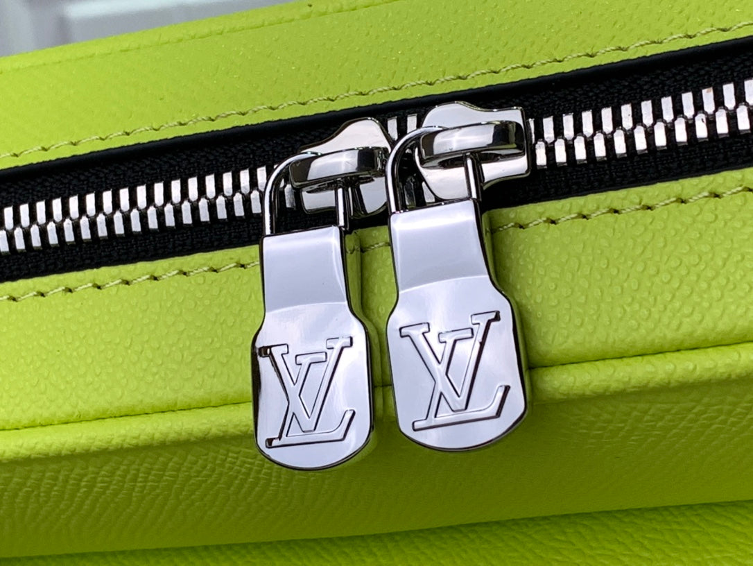 Bag Lv Yellow Monogram Taïgarama Outdoor Messenger