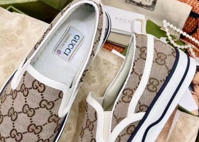 Slip On GG