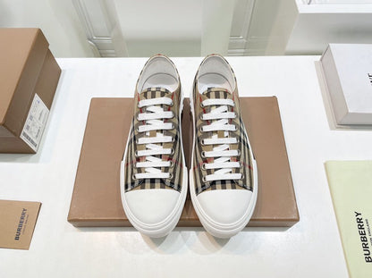 Tênis Burberry Vintage Low