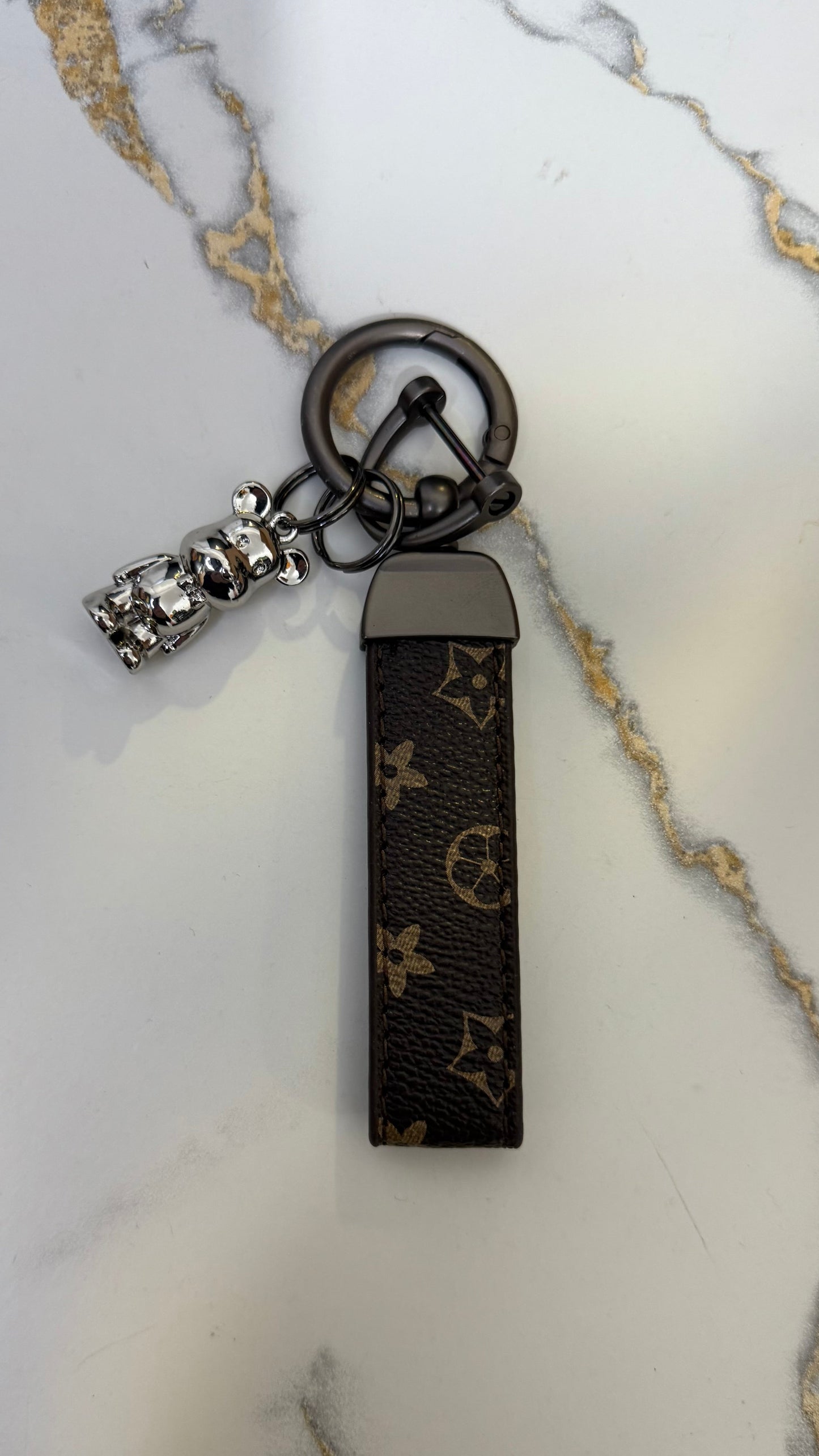 Chaveiro de Couro e metal nobre