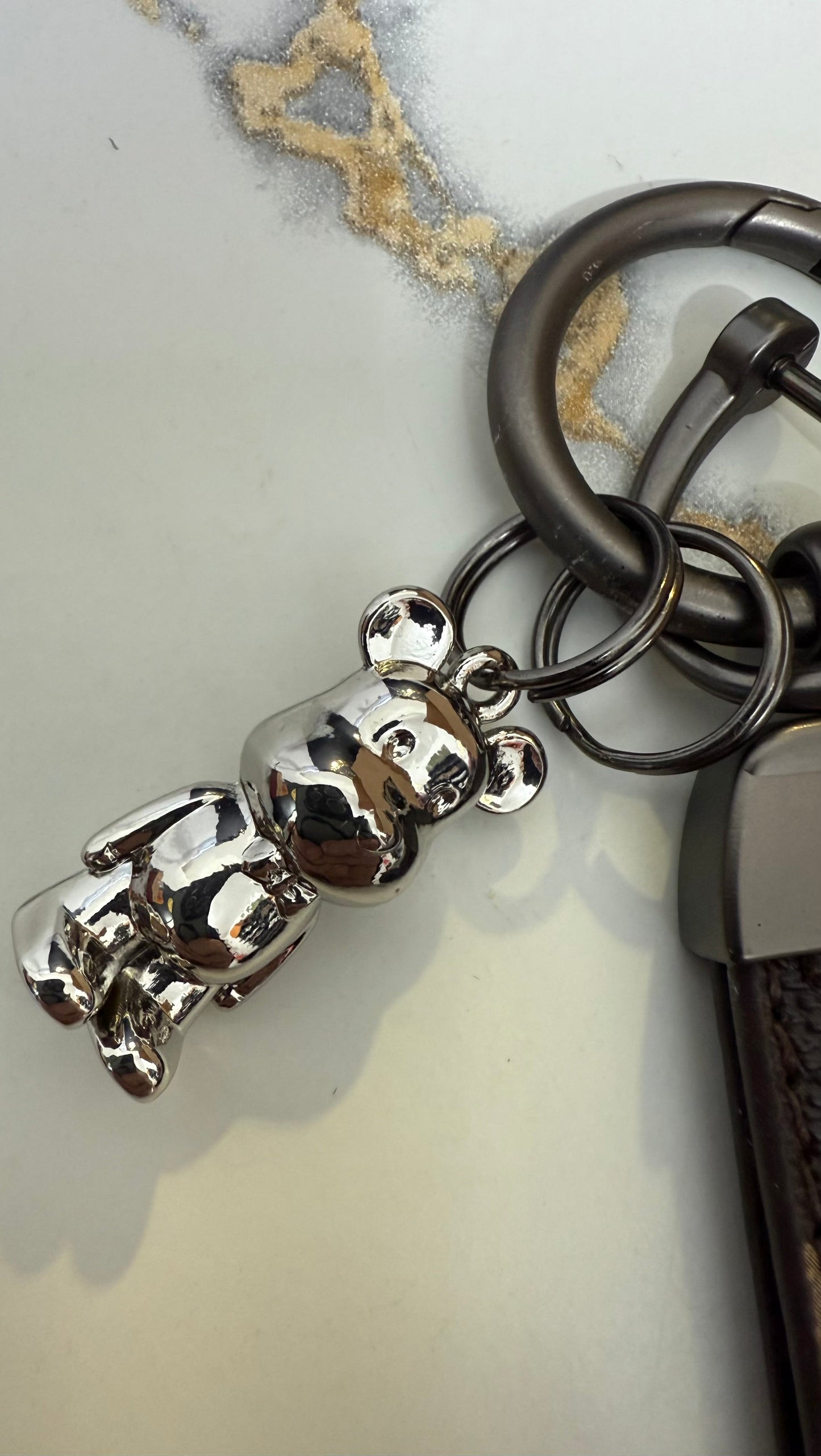 Chaveiro de Couro e metal nobre