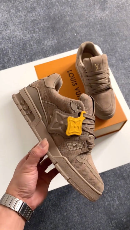 LV Trainer Couro Búfalo Brown
