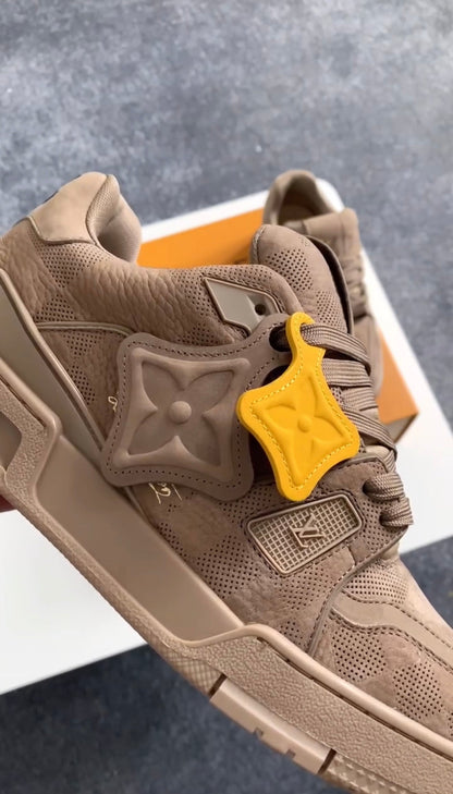 LV Trainer Couro Búfalo Brown
