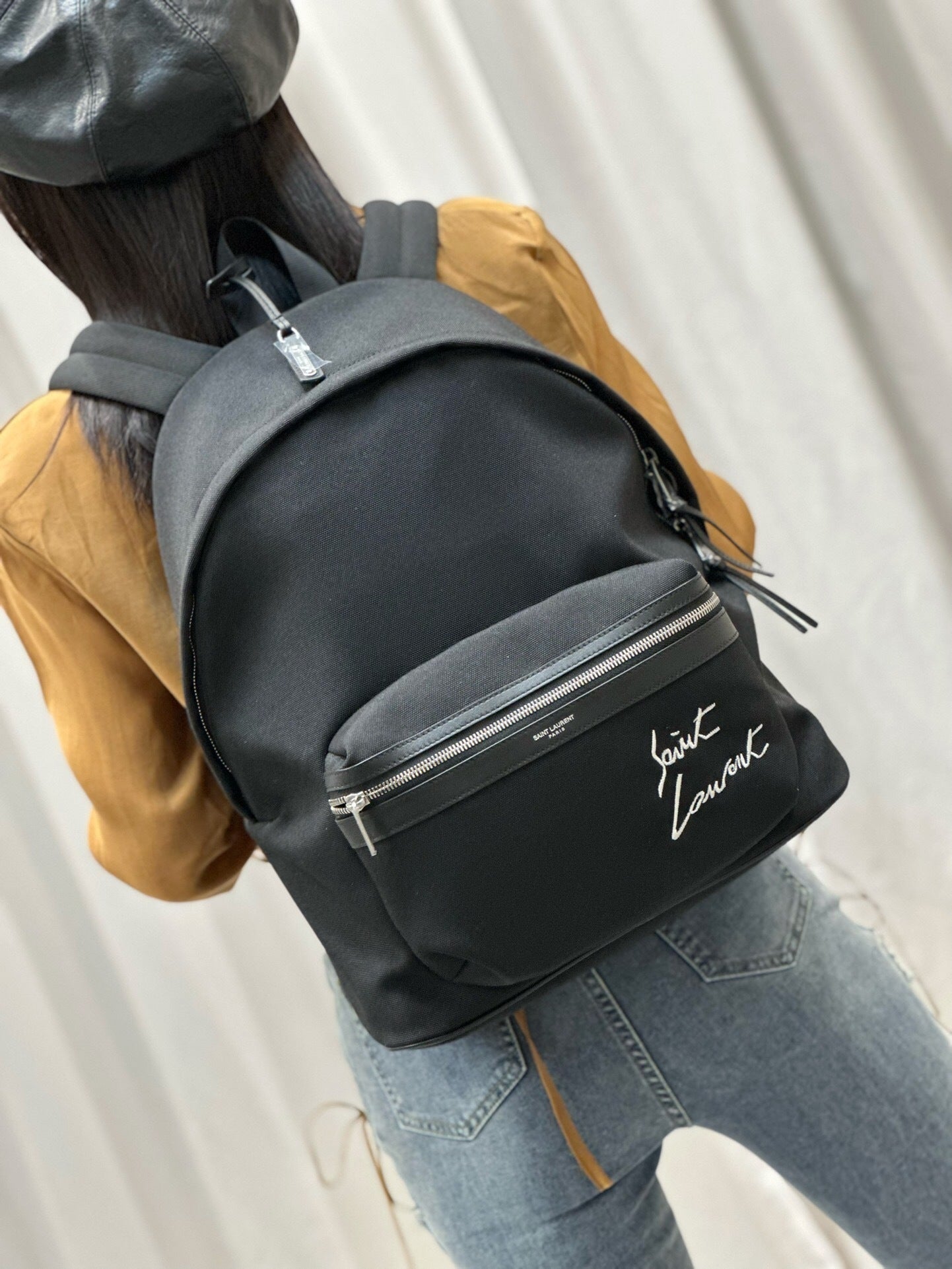 Yves Saint Laurent mochila