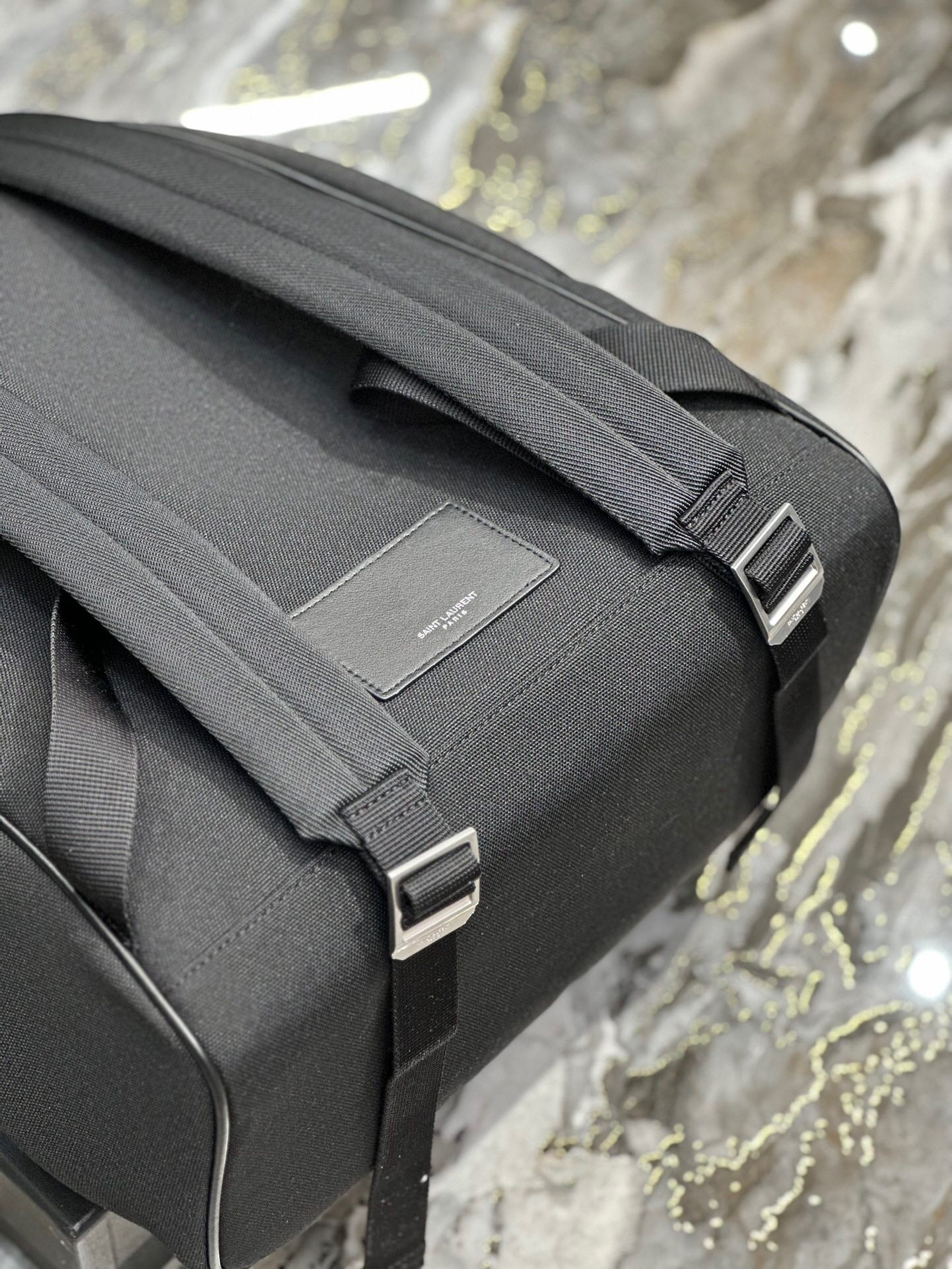 Yves Saint Laurent mochila