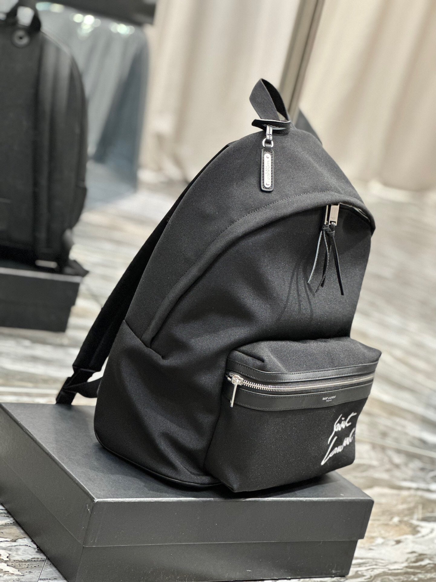 Yves Saint Laurent mochila