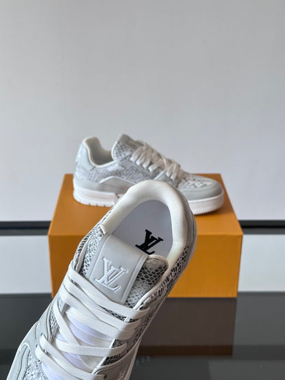 LV Trainer 54