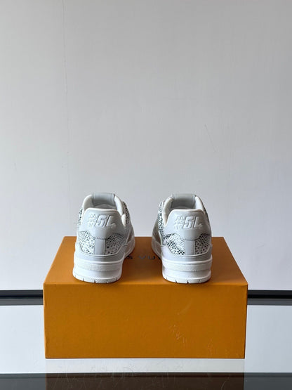 LV Trainer 54