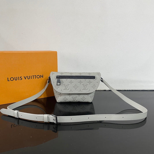 Bag LV Monogram Shadown Pulse Bag
