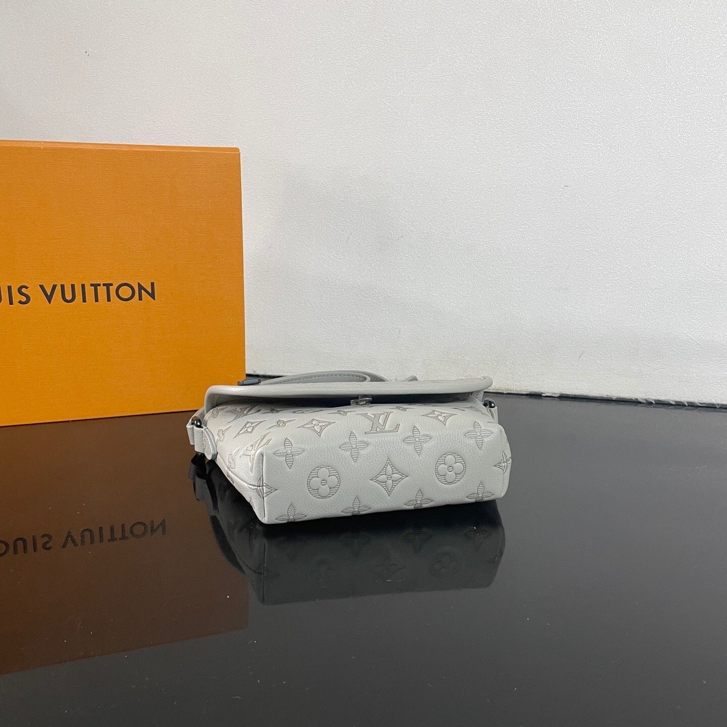 Bag LV Monogram Shadown Pulse Bag