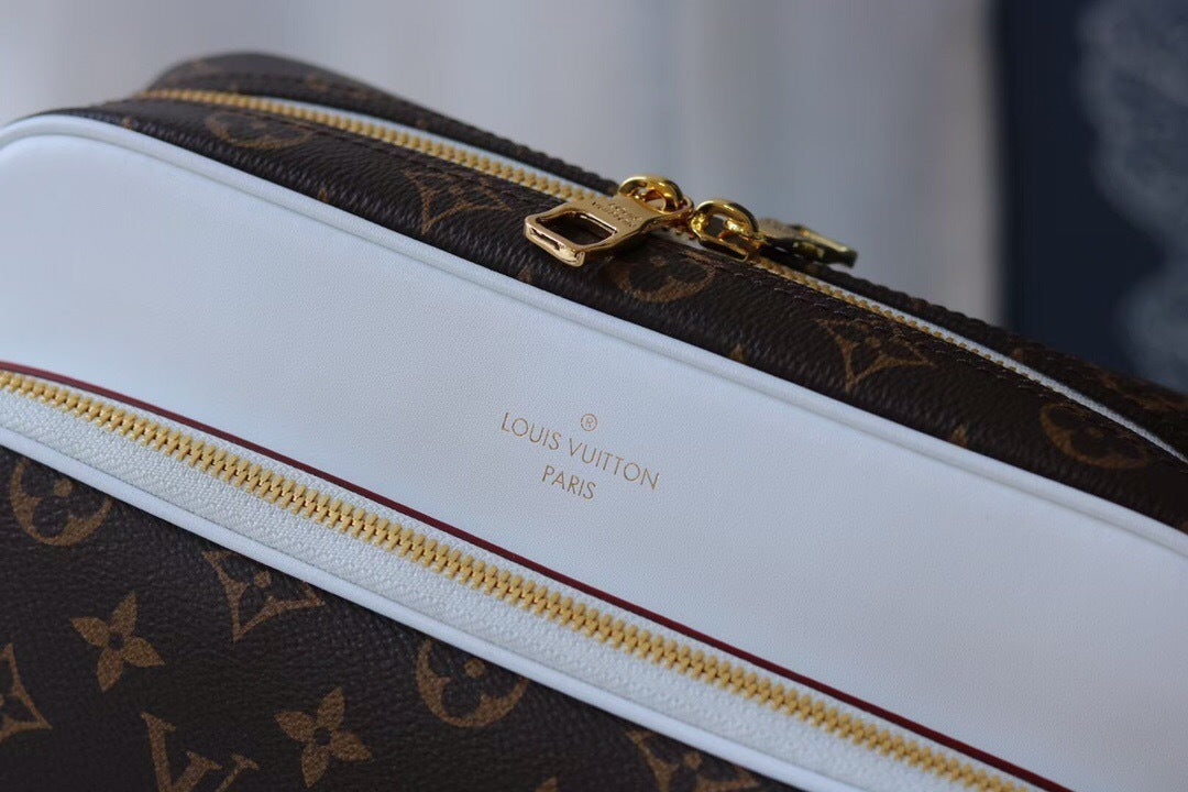 Bag LV X NBA Nil Monogram Antarctica Shoulder Bag