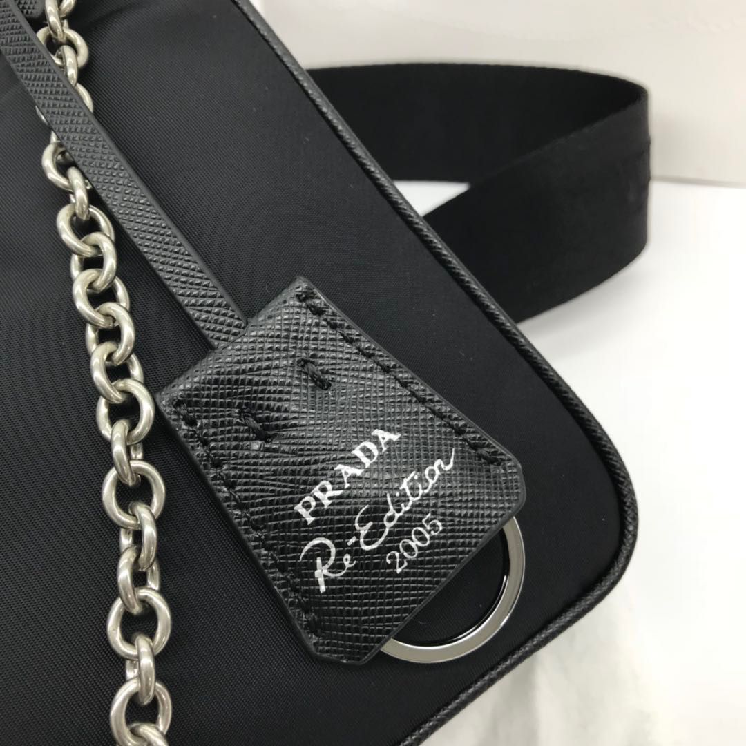Bolsa Prada Re-Edition 2005 em Nylon Black