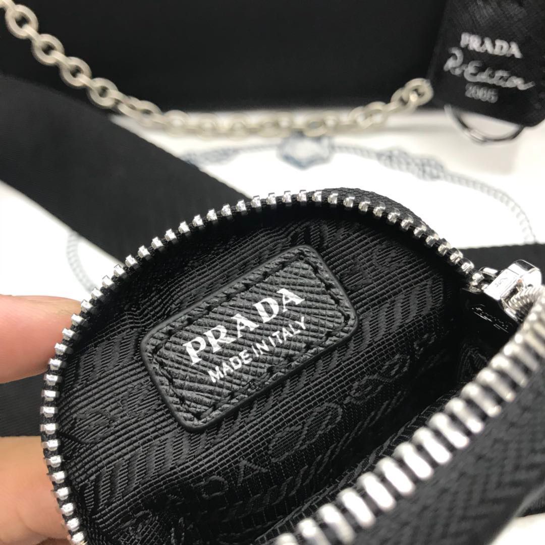 Bolsa Prada Re-Edition 2005 em Nylon Black