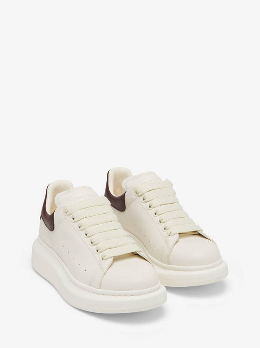 Men's Oversized Sneaker in Off-whitebordeaux