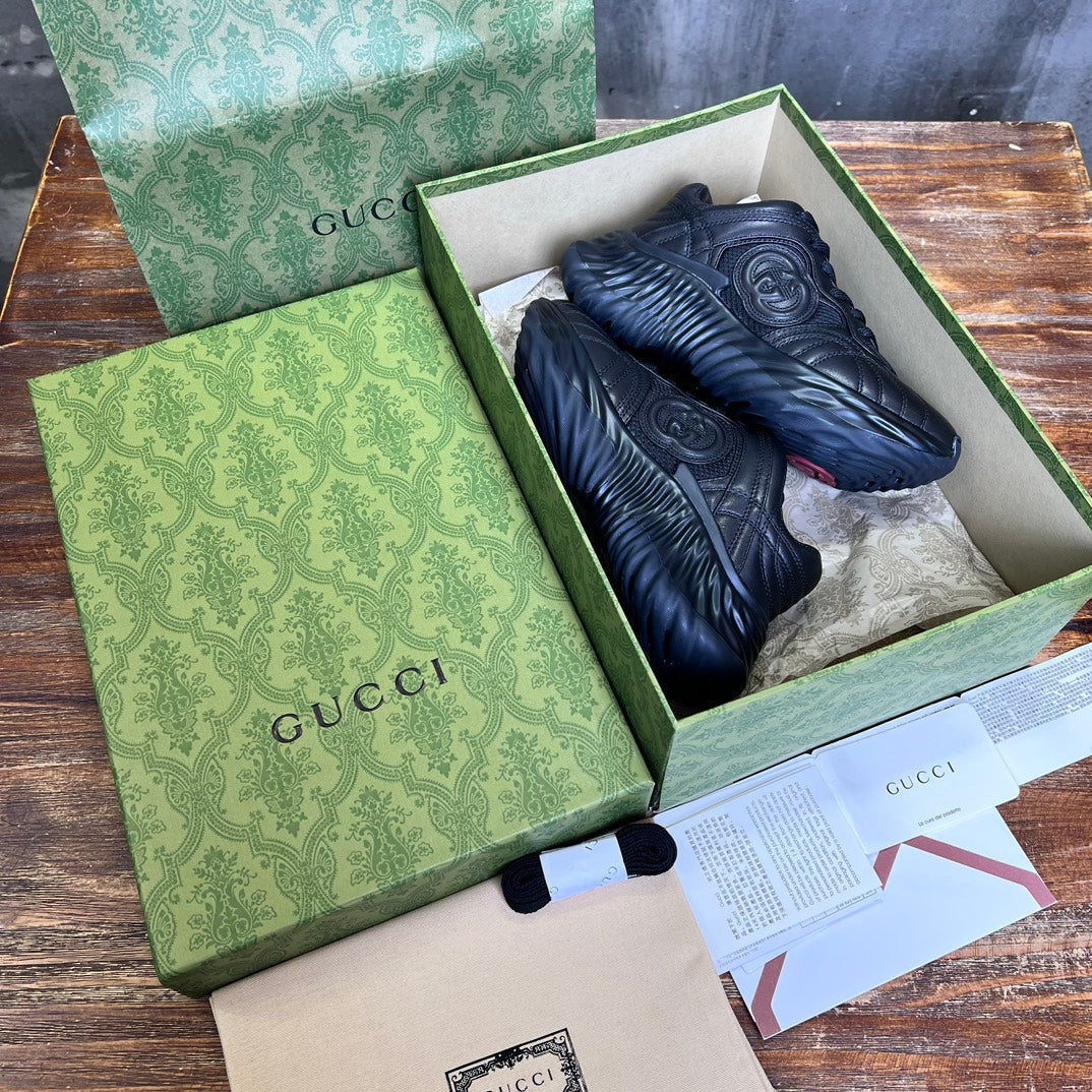 Men's Gucci Ripple trainer in black leather