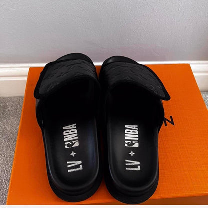 Chinelo  Louis Vuitton x NBA Waterfront Mules