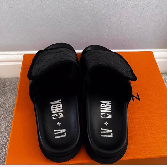 Chinelo  Louis Vuitton x NBA Waterfront Mules