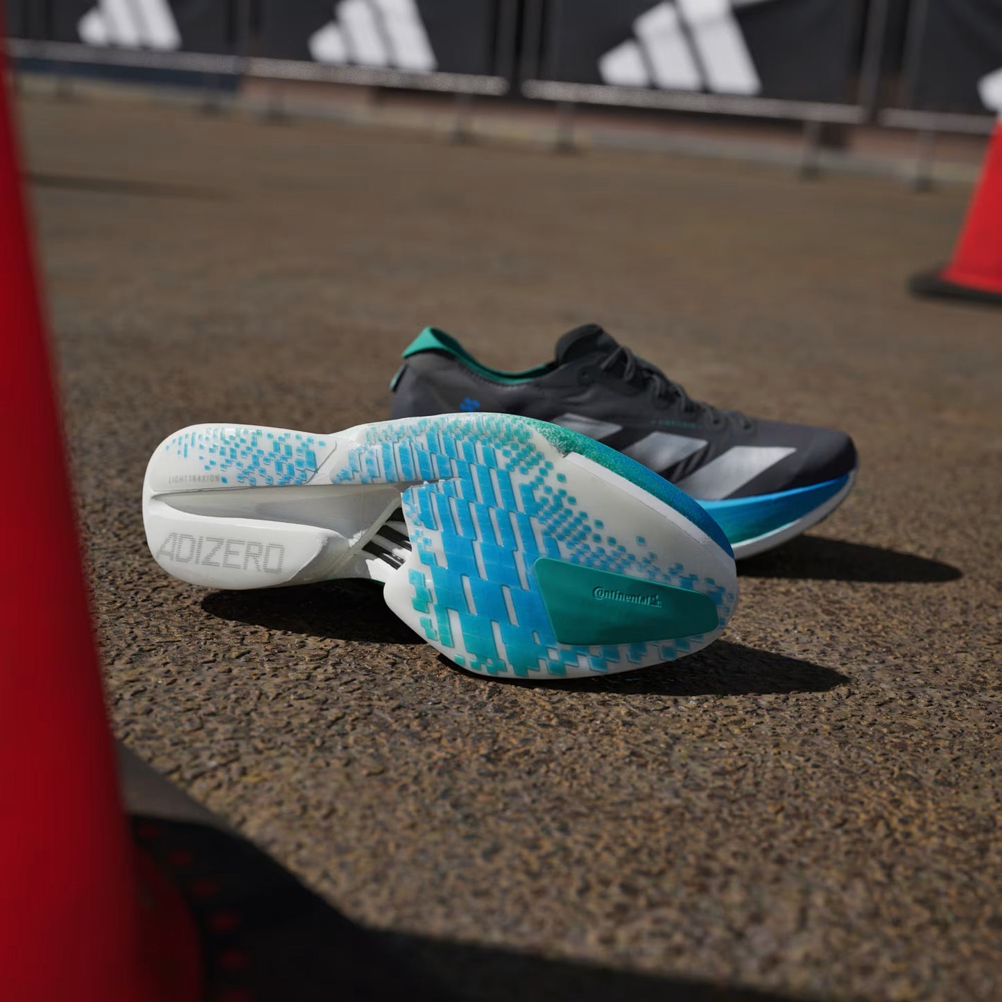Tênis Adidas ADIZERO ADIOS PRO 4  Core Black / Matte Silver / Glory Green