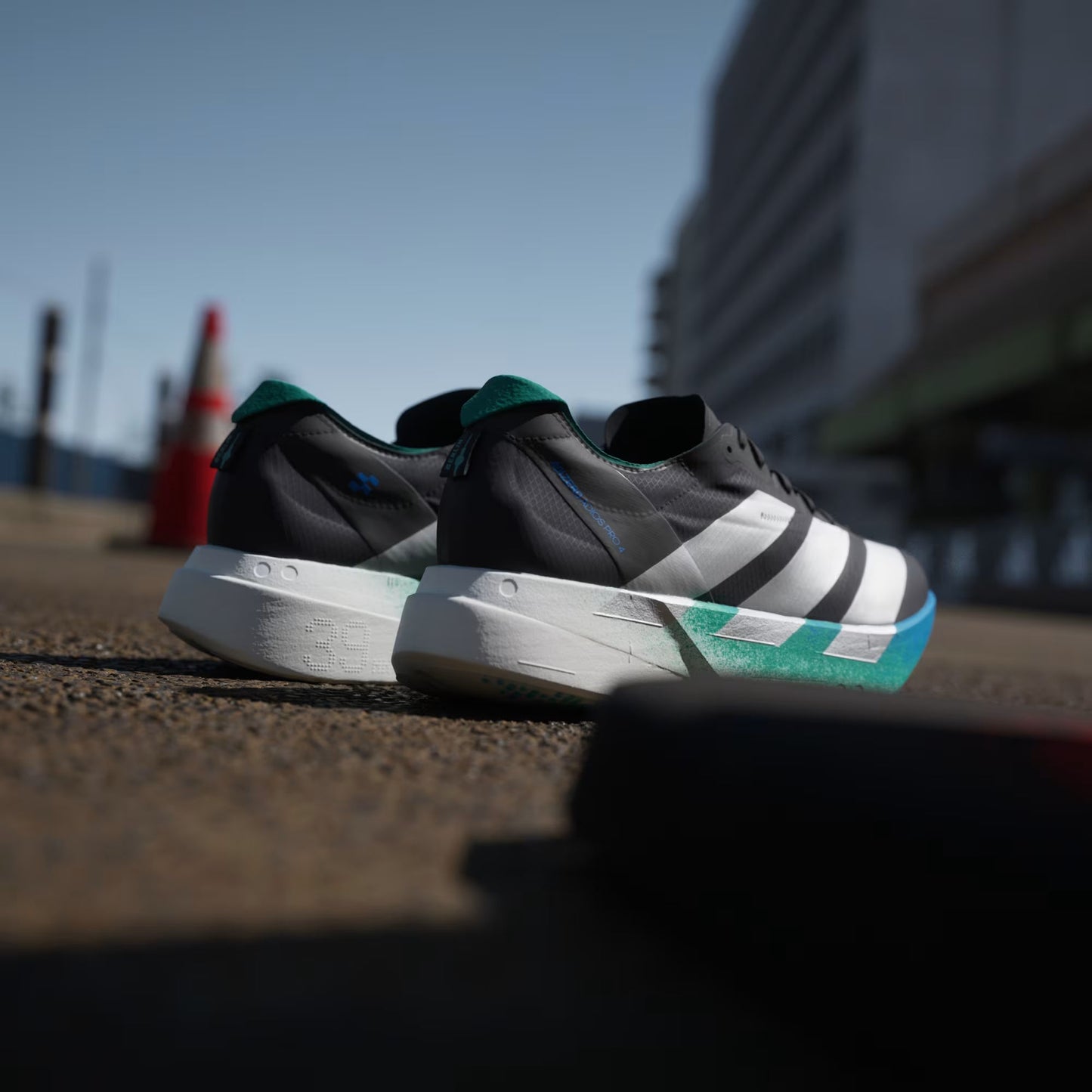 Tênis Adidas ADIZERO ADIOS PRO 4  Core Black / Matte Silver / Glory Green