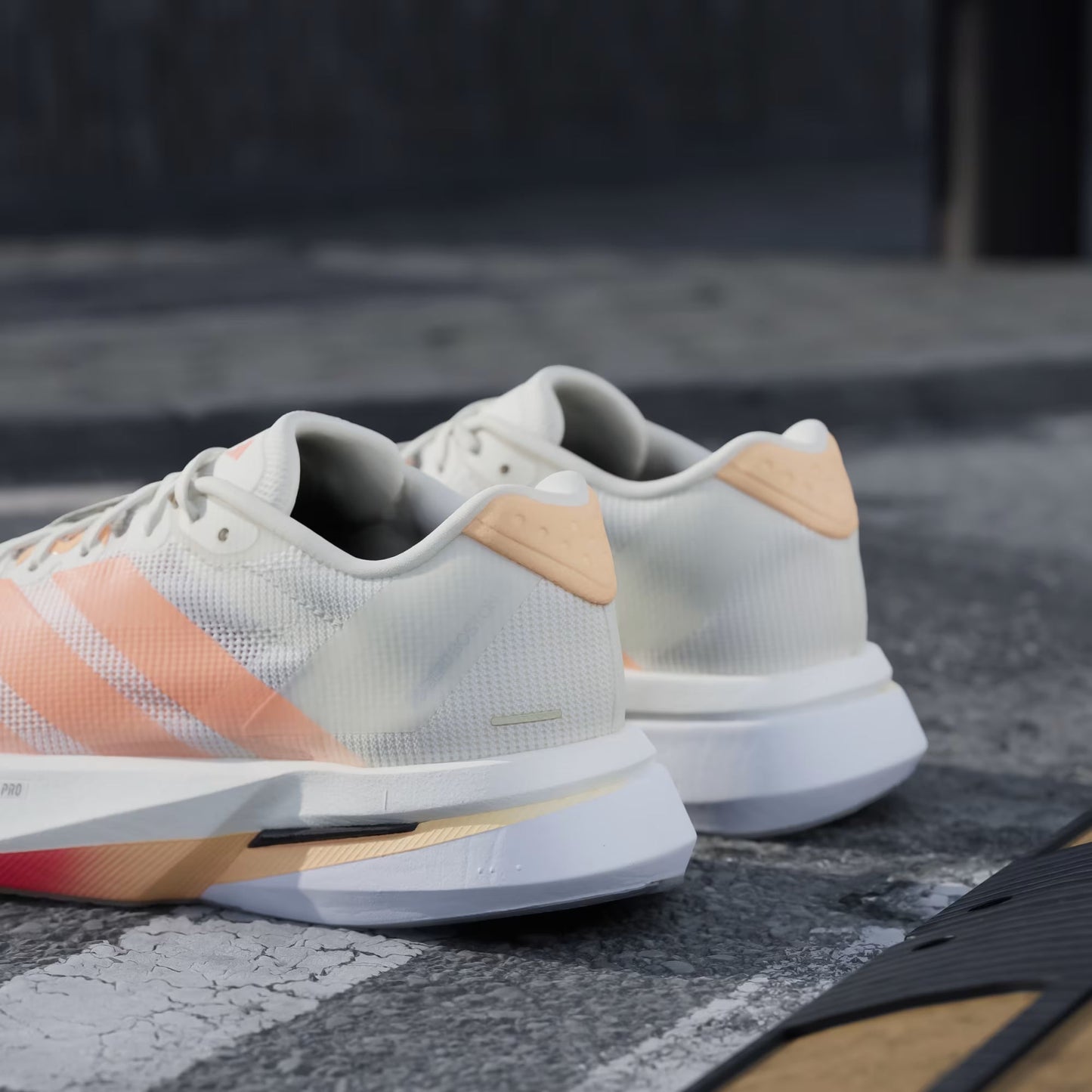 Tênis Adidas Adizero Boston 13 Off White / Beam Orange / Acid Orange