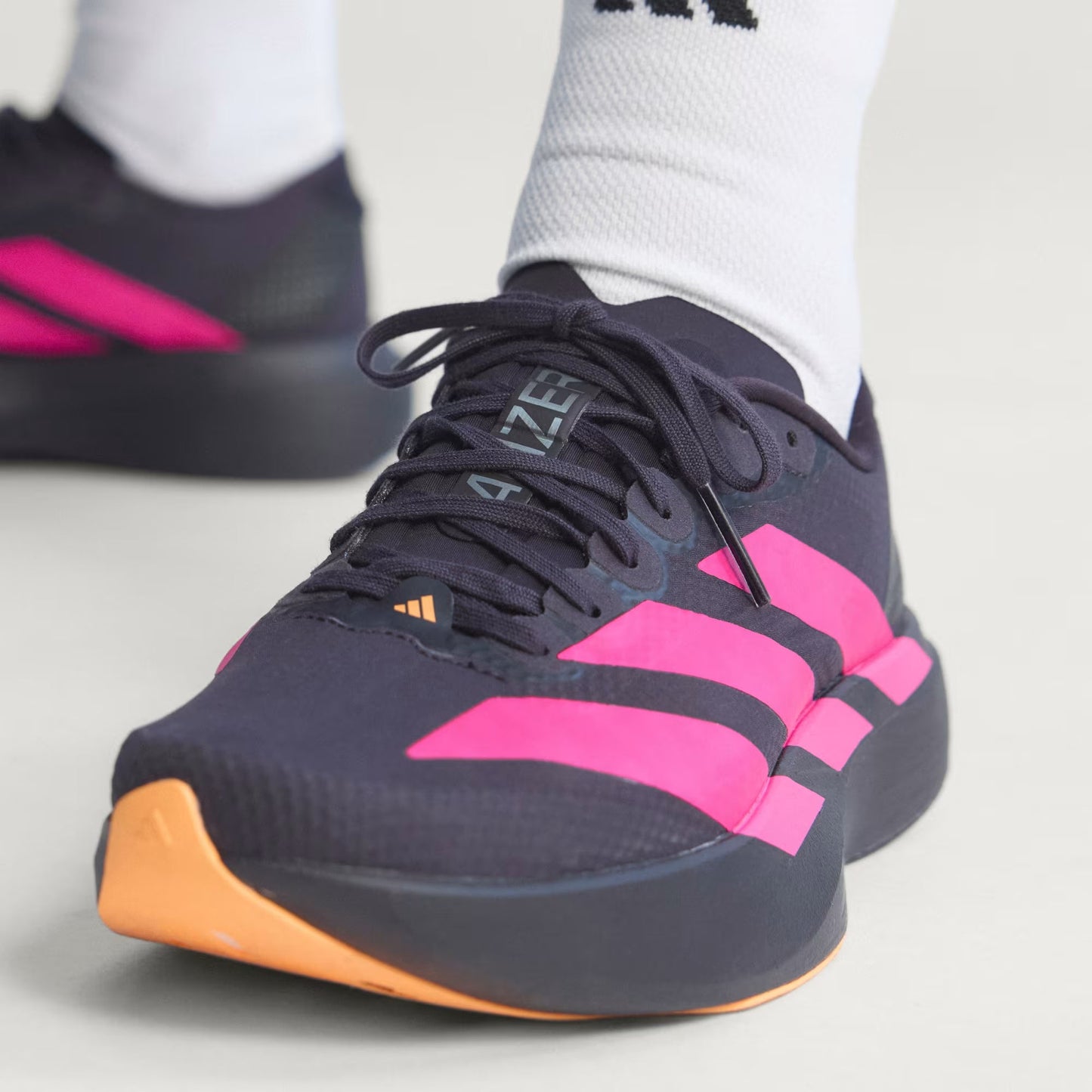 Tênis Adidas Adizero EVO SL Aurora Black / Shock Pink / Lucid Tangerine