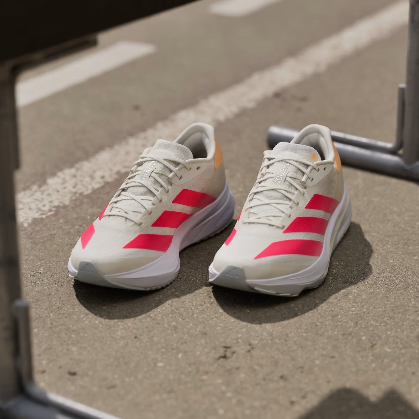 Tênis Adidas Adizero SL2 Off White / Lucid Red / Acid Orange