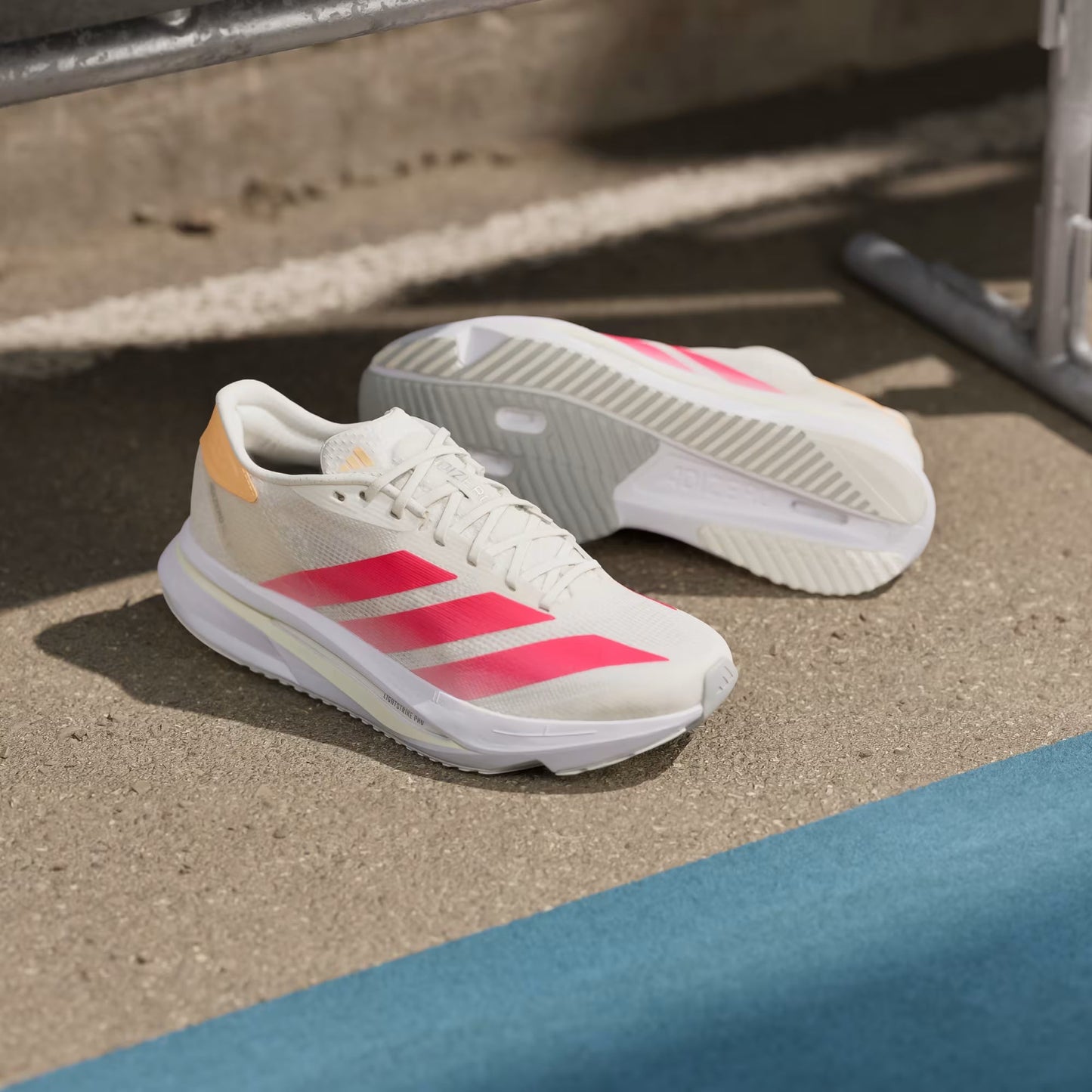 Tênis Adidas Adizero SL2 Off White / Lucid Red / Acid Orange