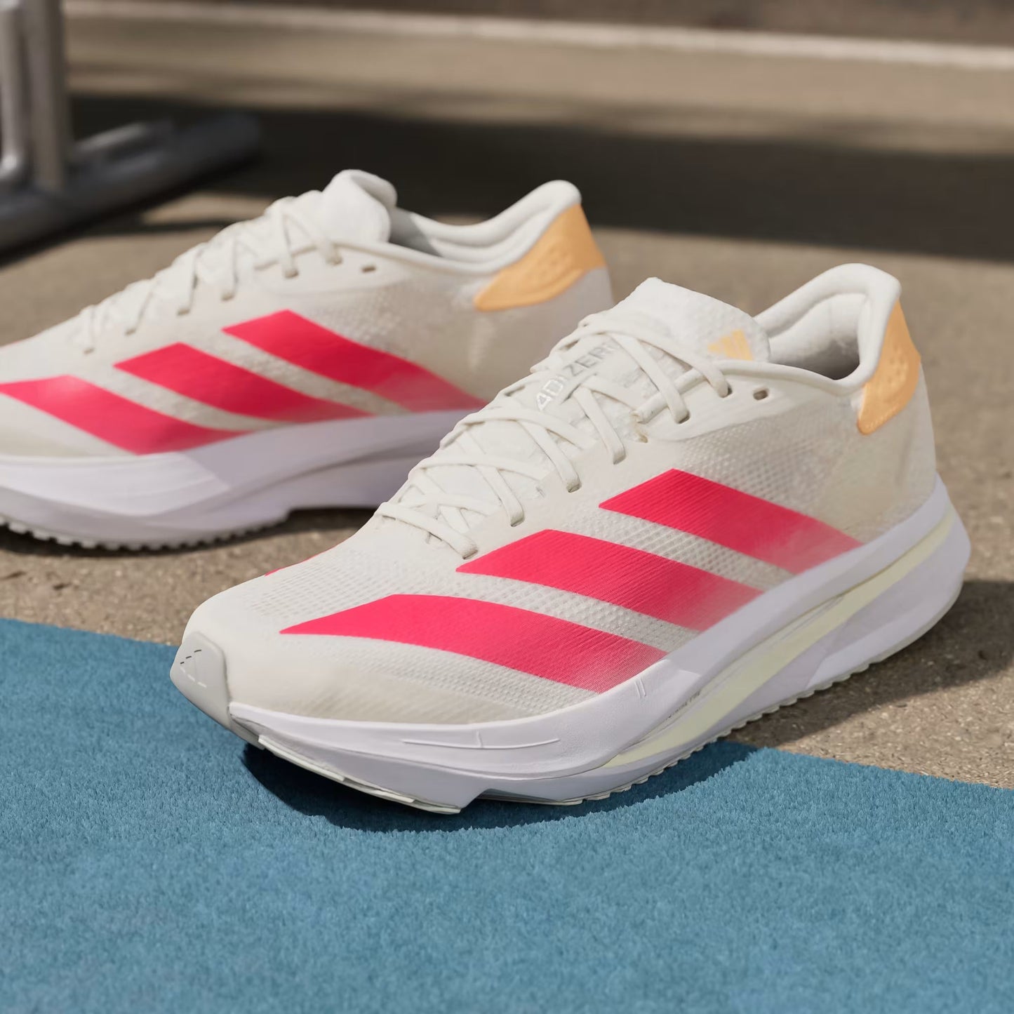 Tênis Adidas Adizero SL2 Off White / Lucid Red / Acid Orange