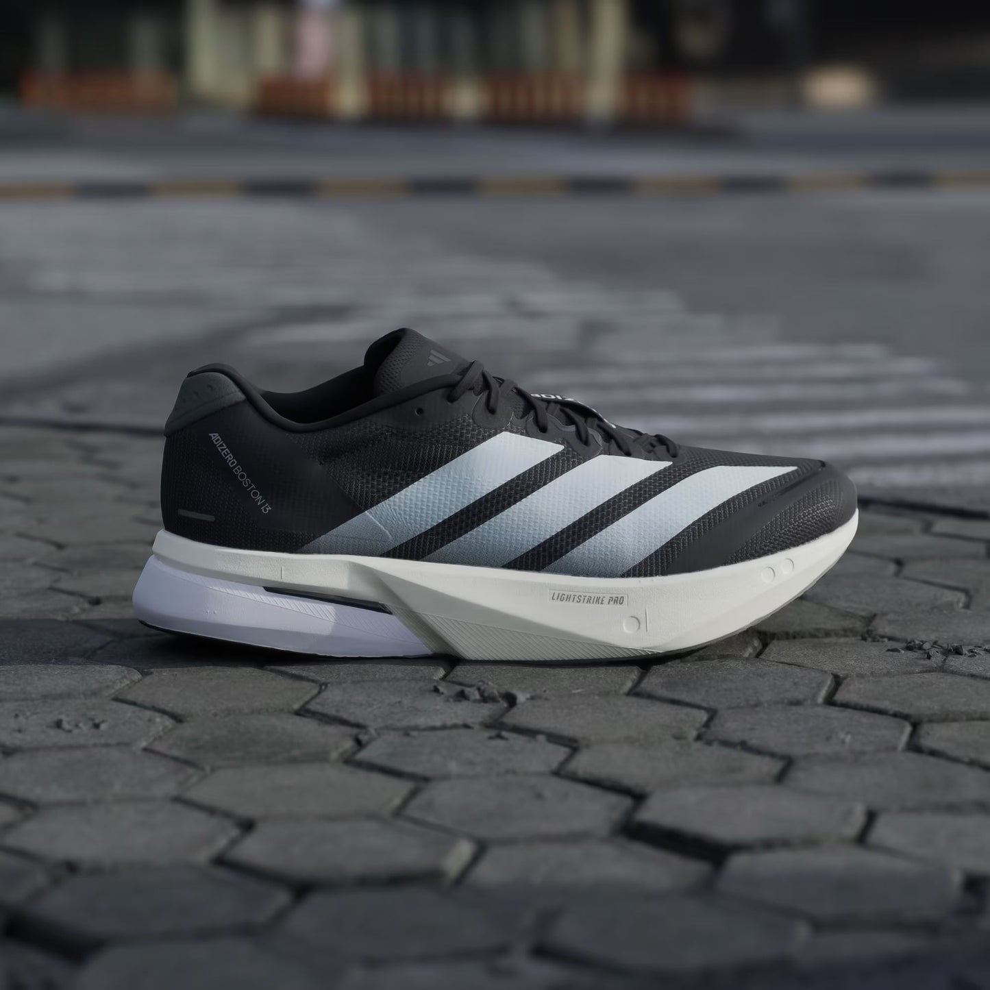 Tênis Adidas adizero Boston 13