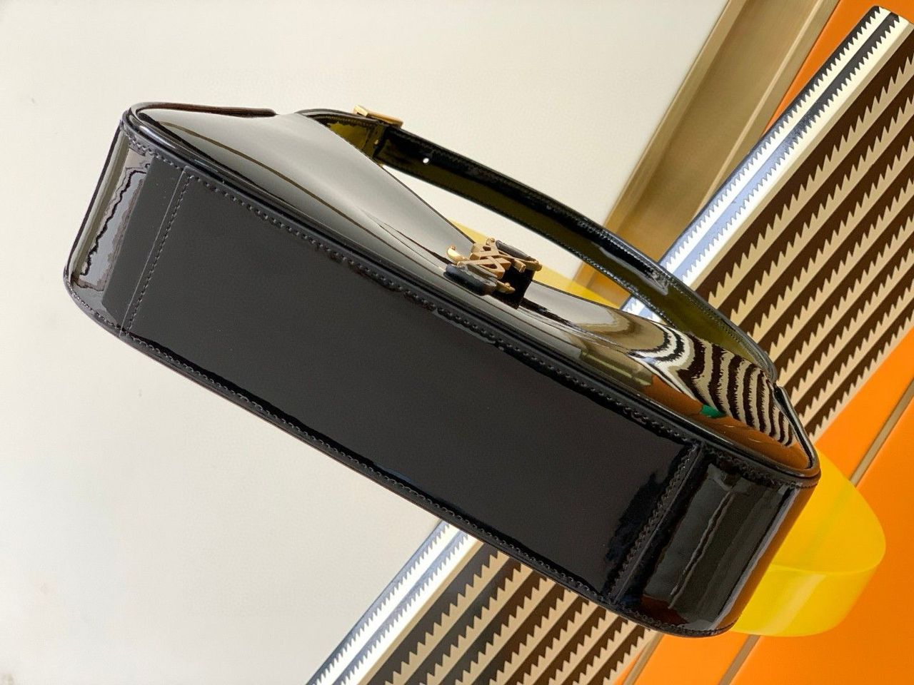 Yves Saint Laurent Mini Le 5 to 7 in Patent Leather Black