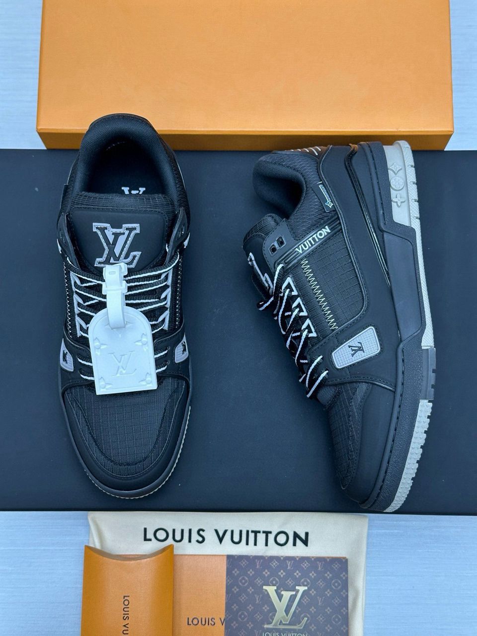 Tenis Louis Vuitton Trainer Low Black Grey