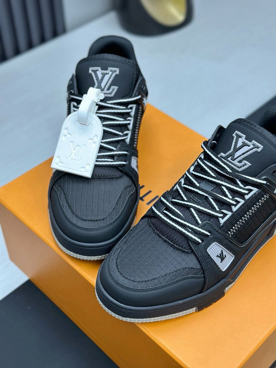 Tenis Louis Vuitton Trainer Low Black Grey