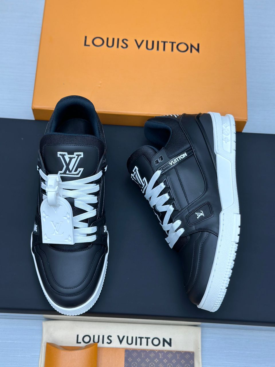 Tenis Louis Vuitton Trainer Low All Black White
