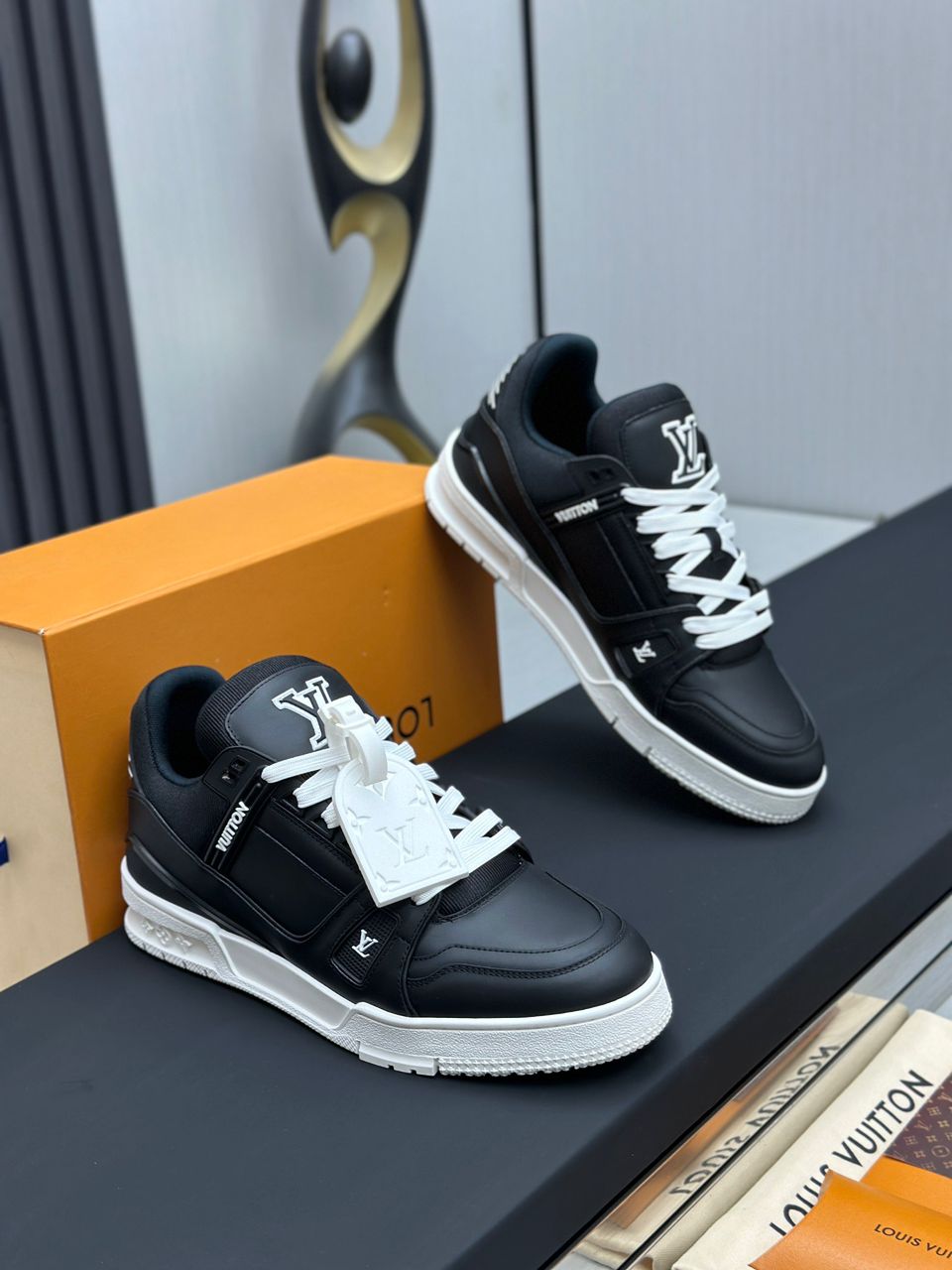 Tenis Louis Vuitton Trainer Low All Black White