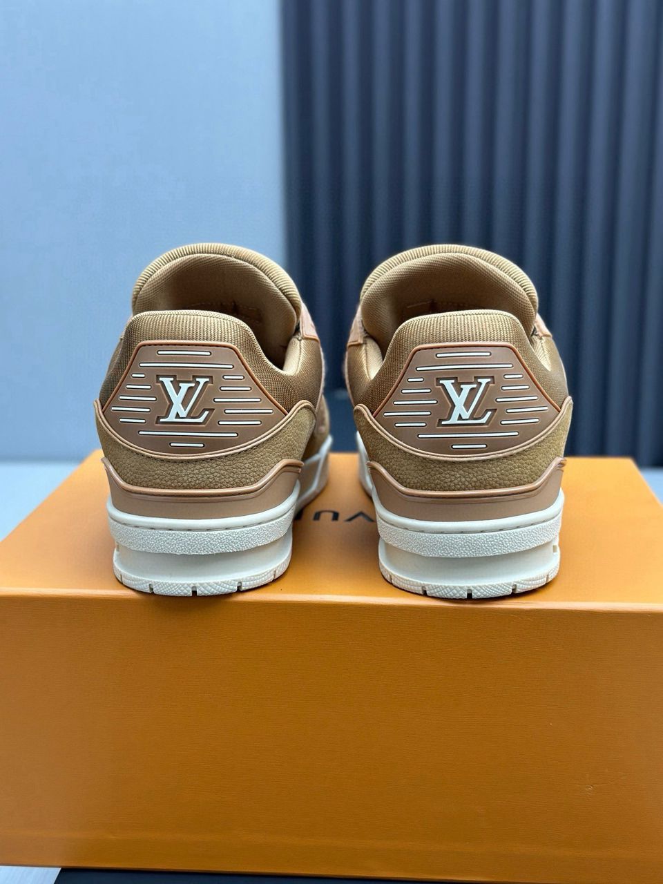 Tenis Louis Vuitton Trainer Low Beige