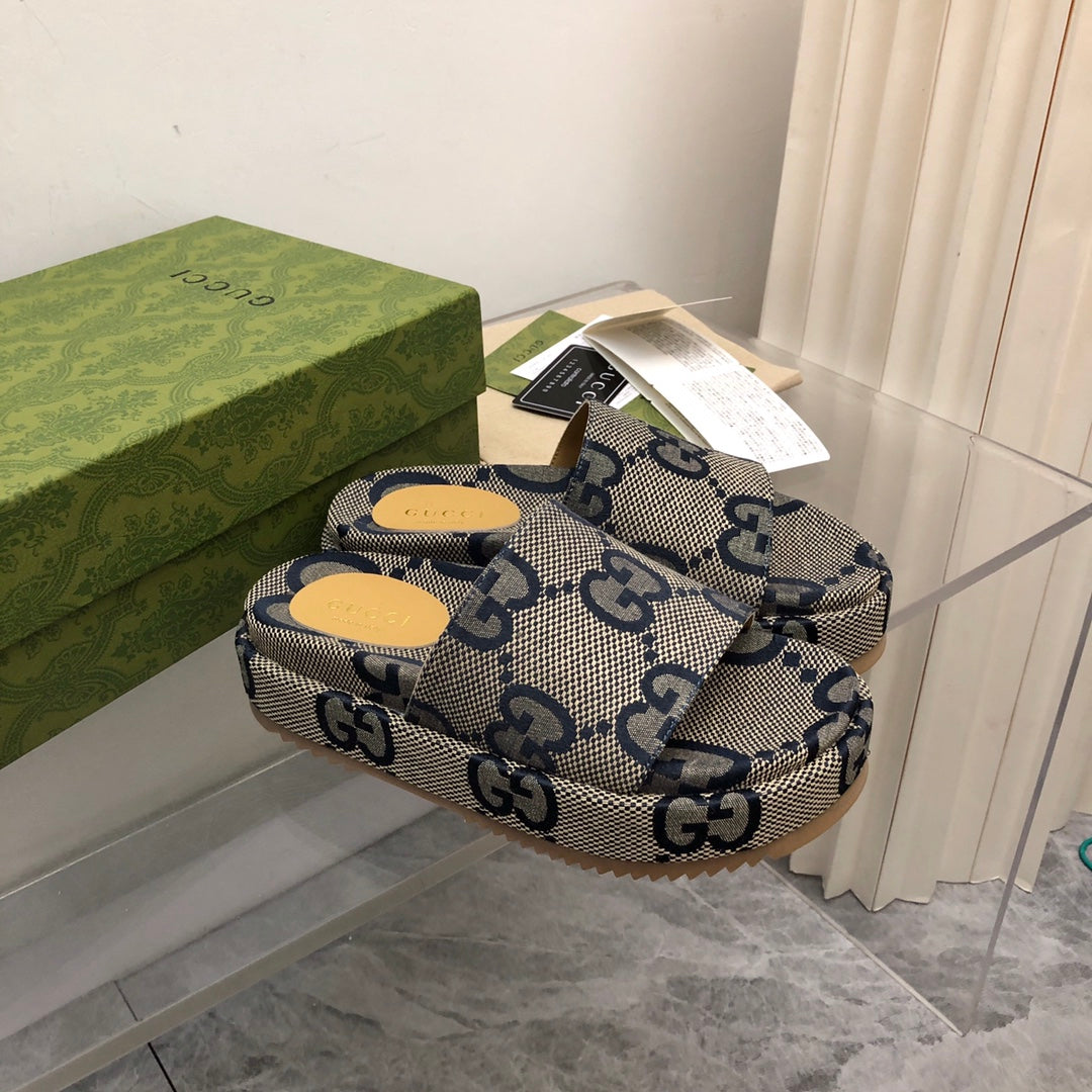 Chinelo Gucci Slipper Bege Monogram