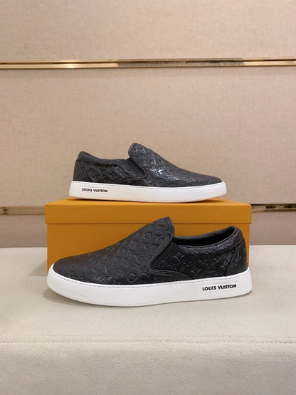 Lv Slip on Leather Black