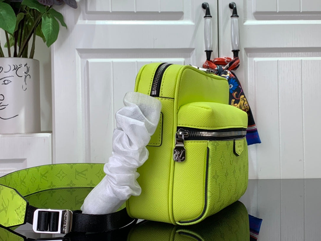 Bag Lv Yellow Monogram Taïgarama Outdoor Messenger