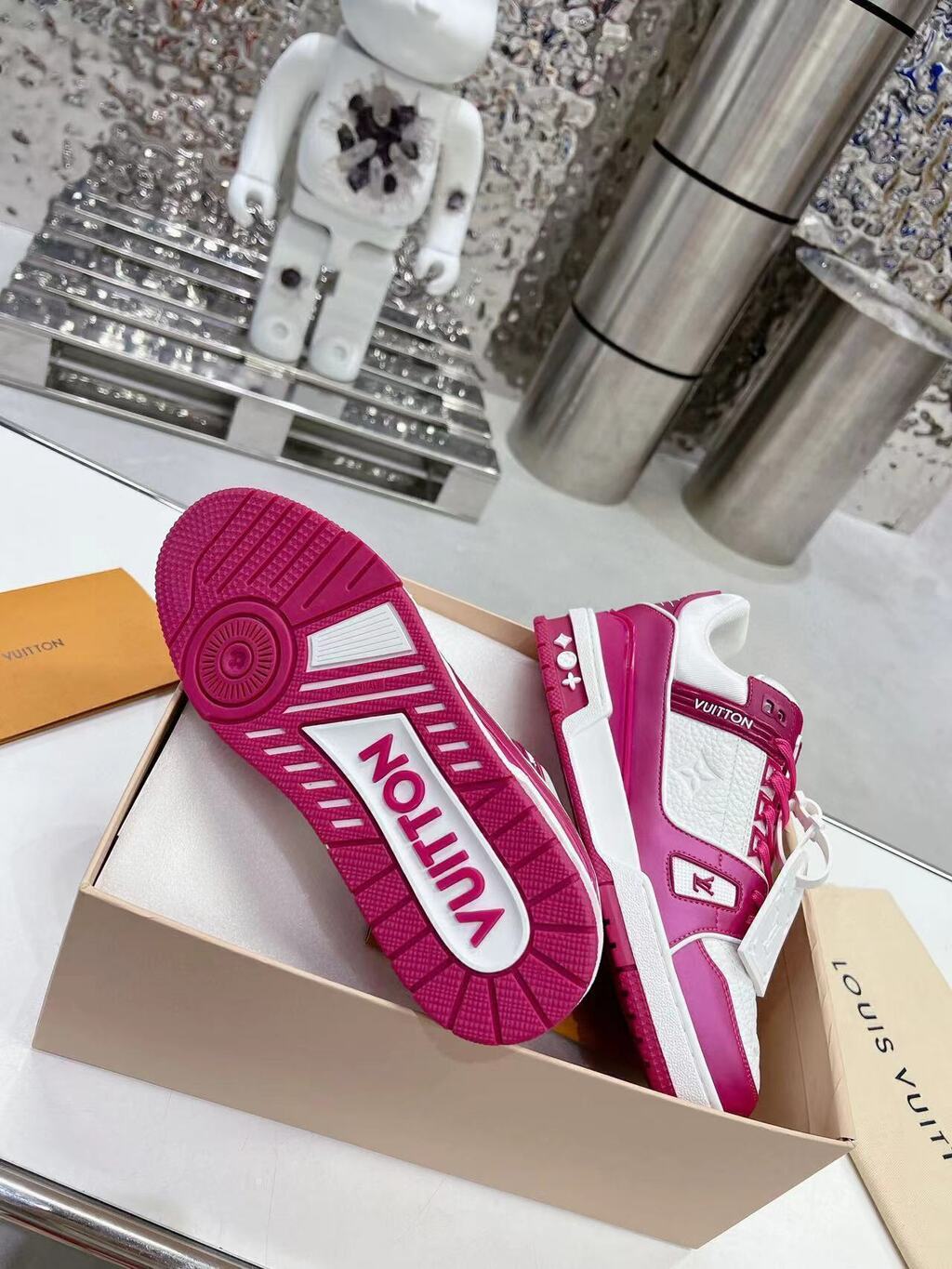 LV Trainer Pink White