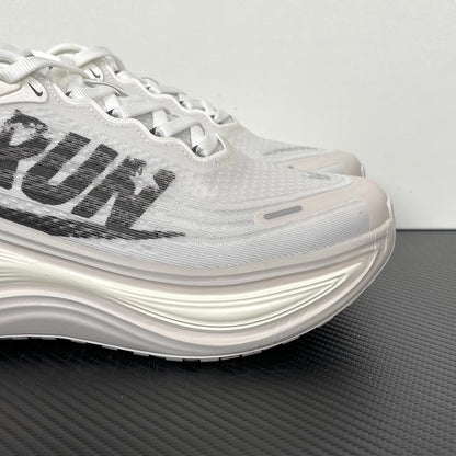 Nike Vomero 18 - White/Black "RUN"
