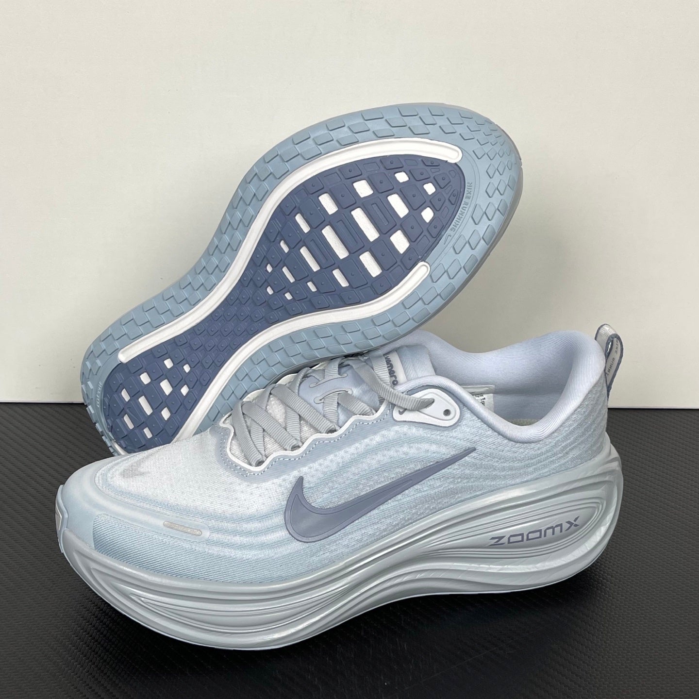 Nike Vomero 18 - Wolf Grey