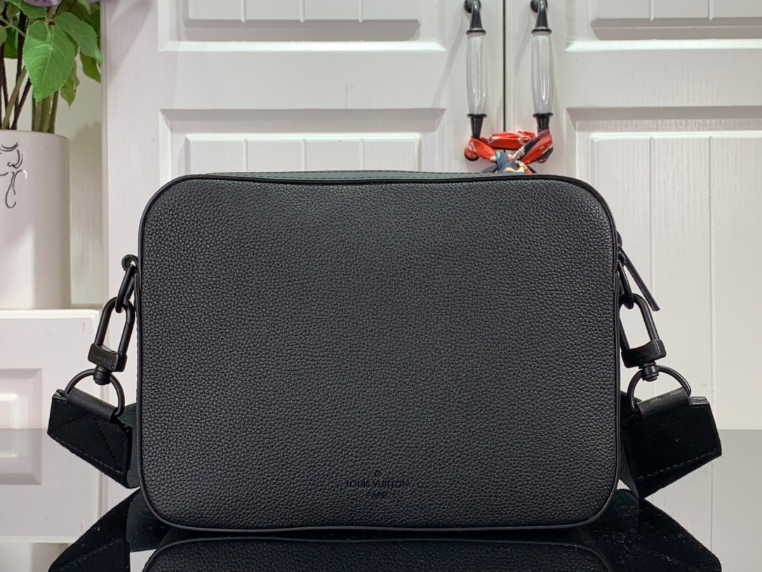 Bag Lv Fastline Messenger Aerogram Black