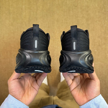 Nike Vomero 18 - Triple Black