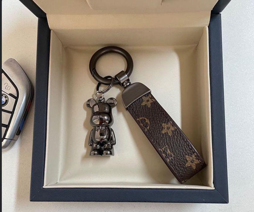 Chaveiro de Couro e metal nobre