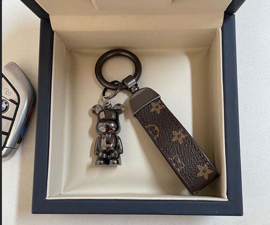 Chaveiro de Couro e metal nobre