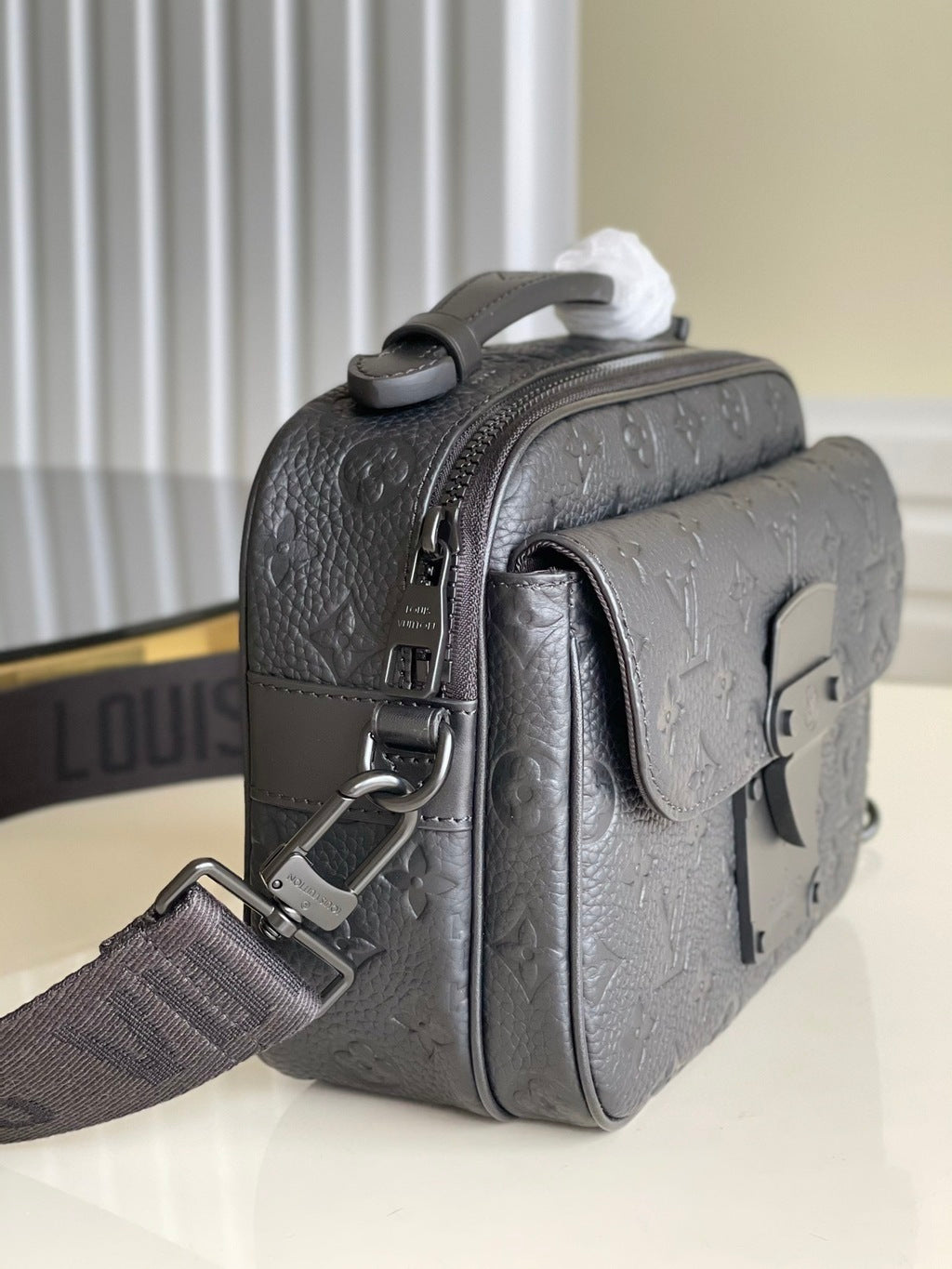 Bag S-lock Messenger Monogram