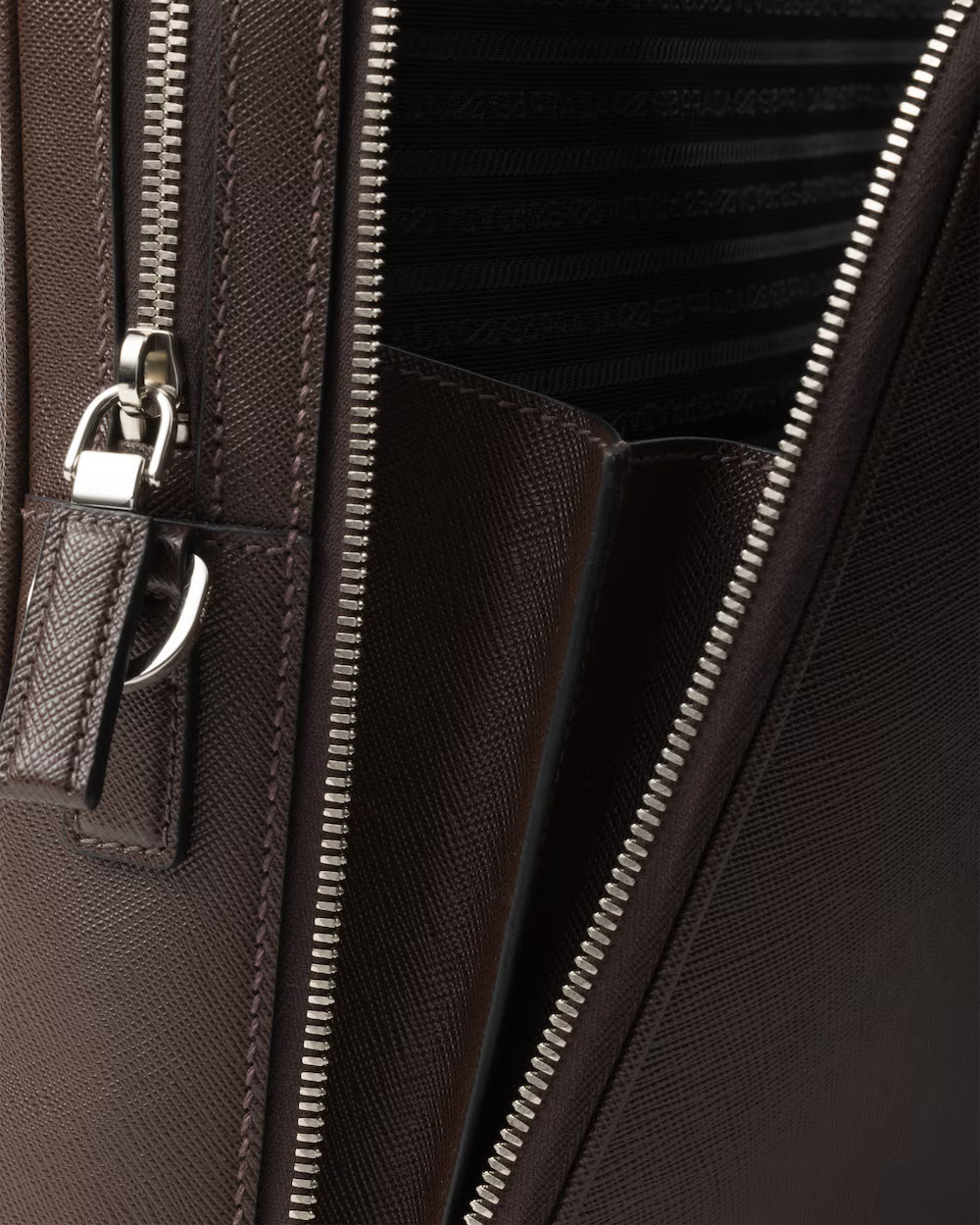 Messenger Prada Em Couro Saffiano Café