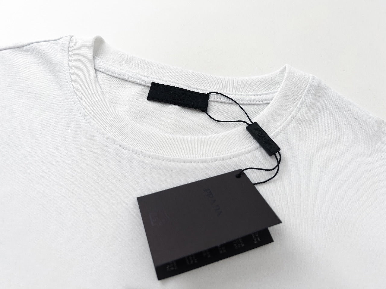 Camiseta Prada (Pronta Entrega)Tamanho G